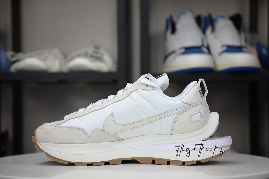 Sacai x Nike VaporWaffle SP “Sail” 2021 (LN5 A1)