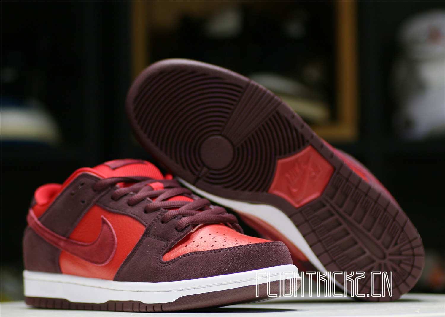 Nike SB Dunk Low Cherry