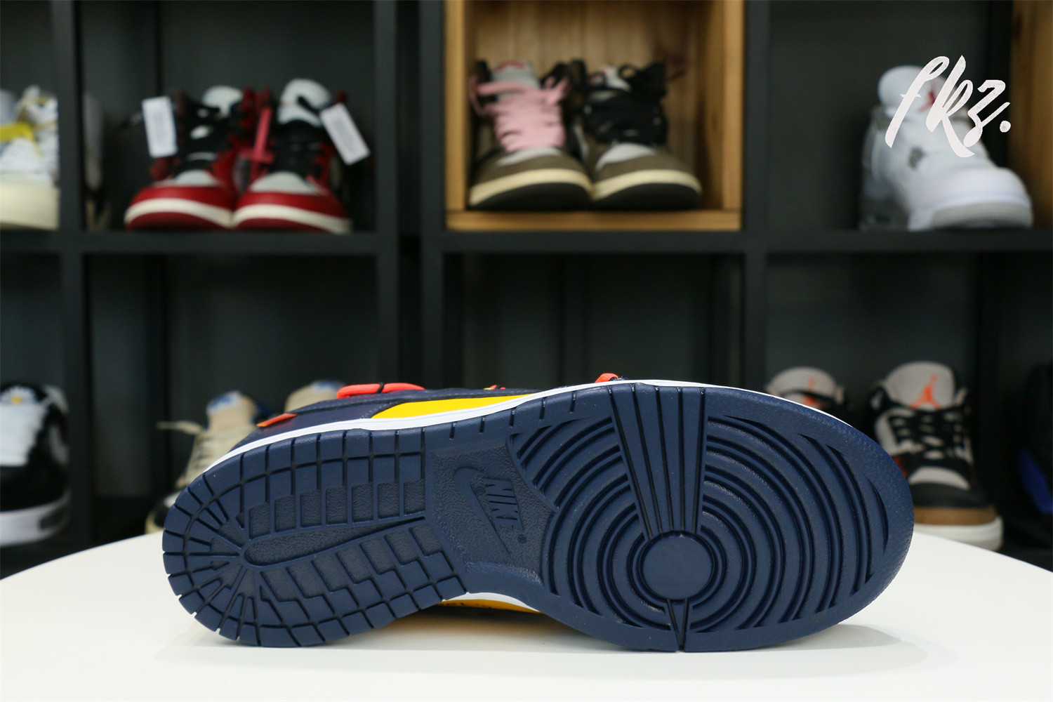 Off-White x Nike Dunk Low “Michigan” 2019(LN5 A1 Batch)