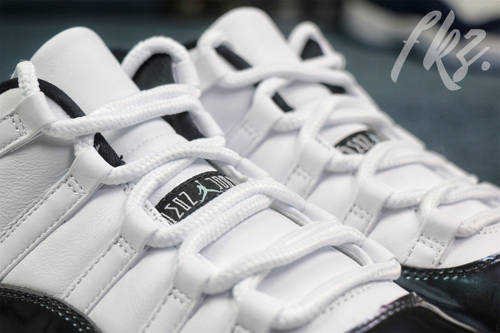 Air Jordan 11 Retro Low Emerald/Easter