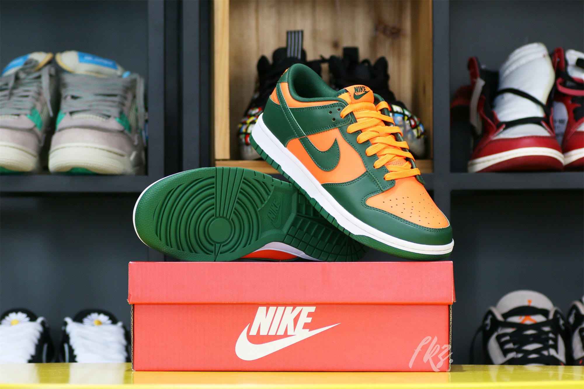 Nike Dunk Low “Miami Hurricanes”