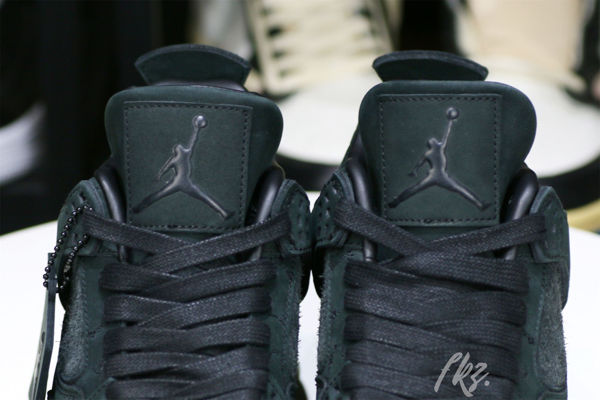 Kaws X Air Jordan 4 Retro Black 2017( Ln5 A1 Batch)