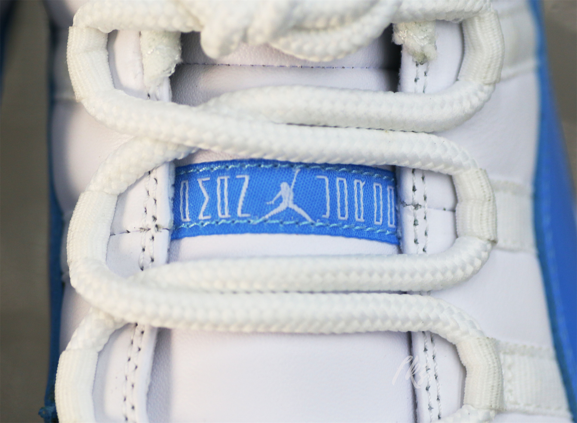 Air Jordan 11 Retro Low UNC