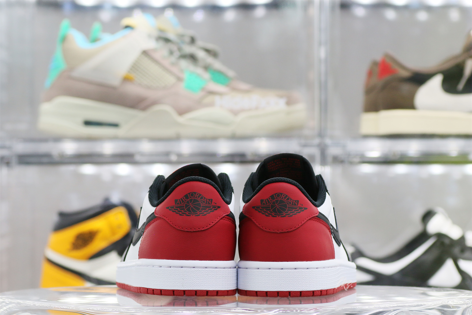 Air Jordan 1 Low OG Black Toe 2023