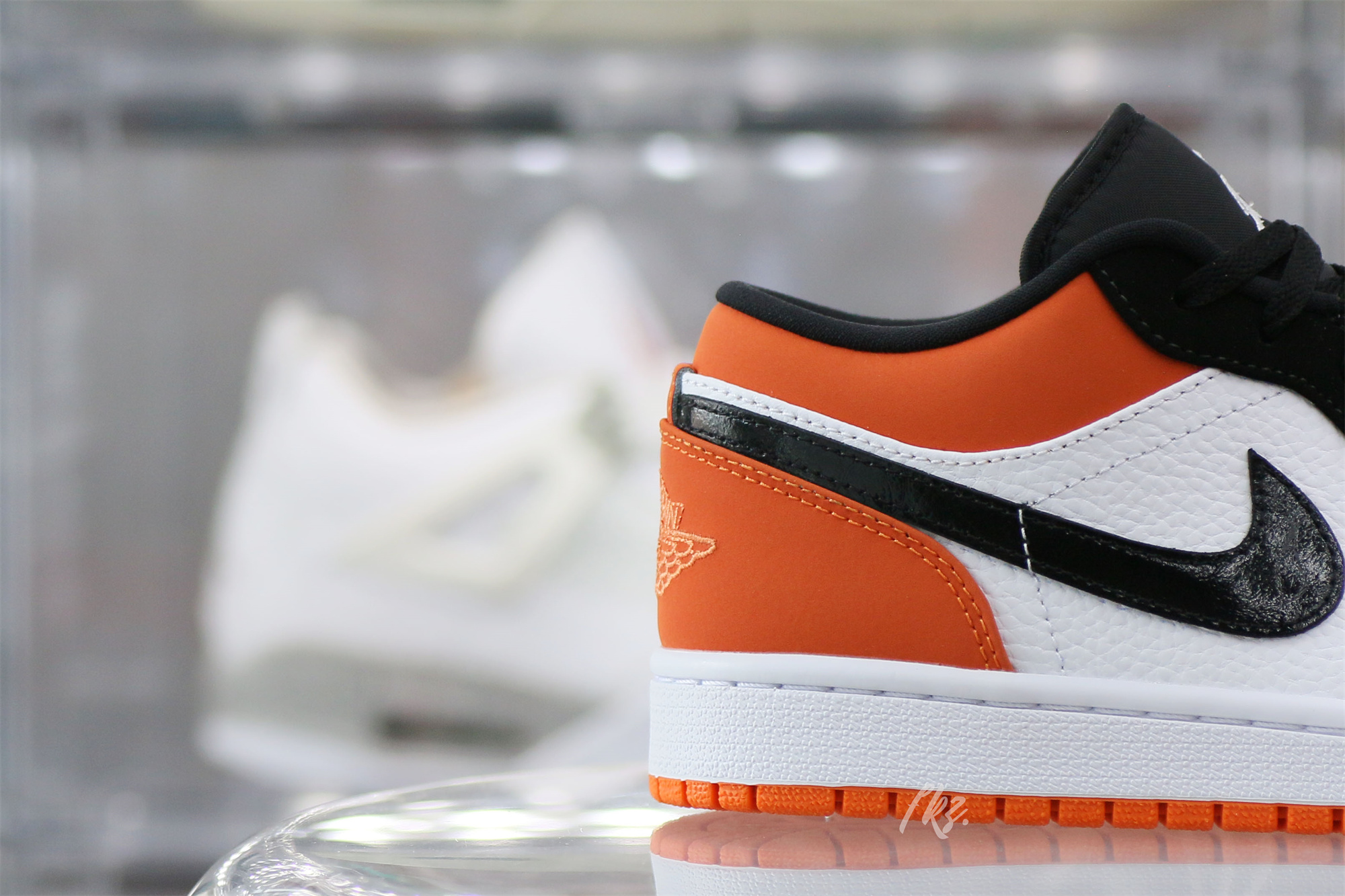 Air Jordan 1 Low Shattered Backboard 2019