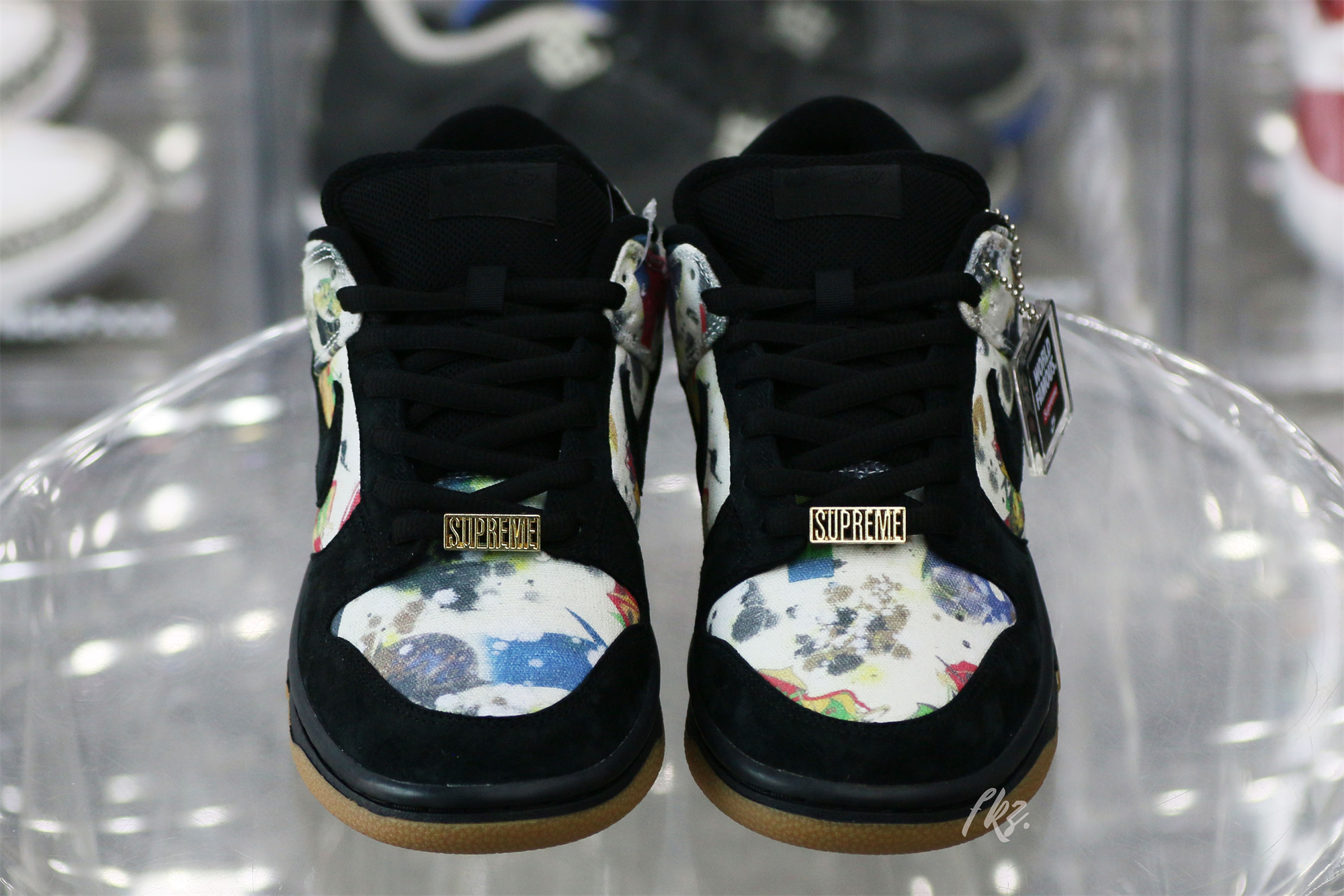 Supreme x Nike SB Dunk Low 2023