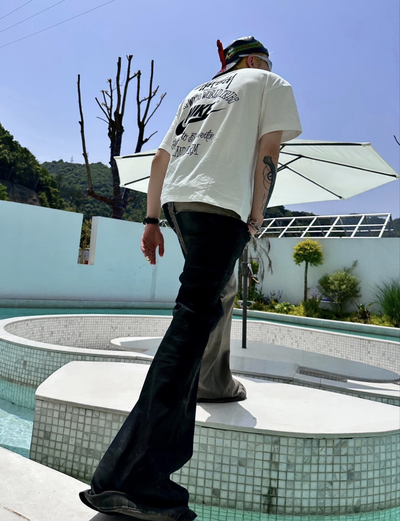 Nike Stuart co-signed the classic letter pattern short sleeves