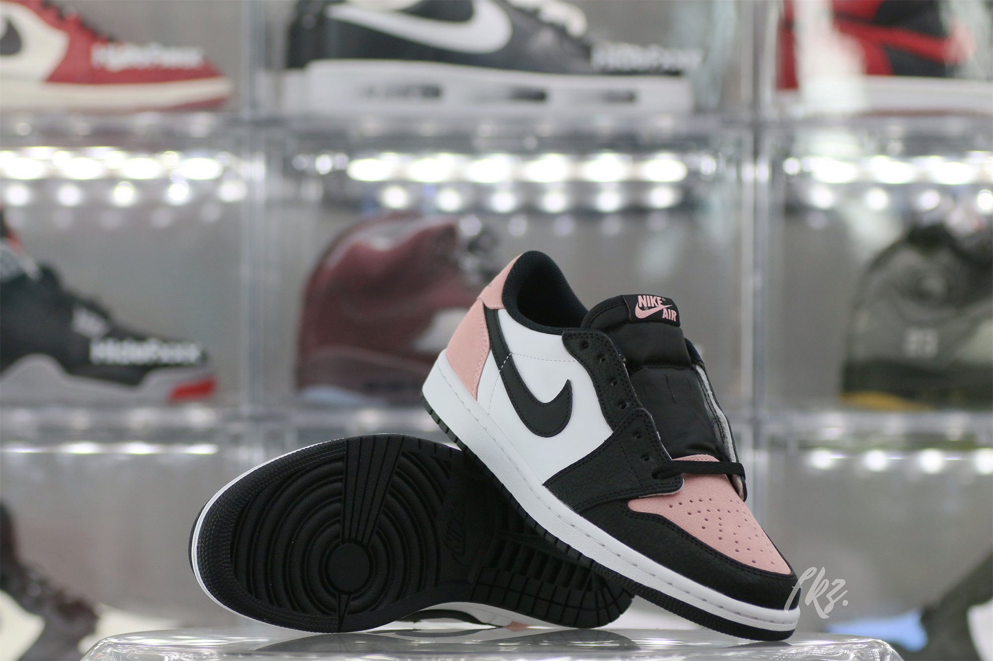 Air Jordan 1 Retro Low OG Bleached Coral 2021