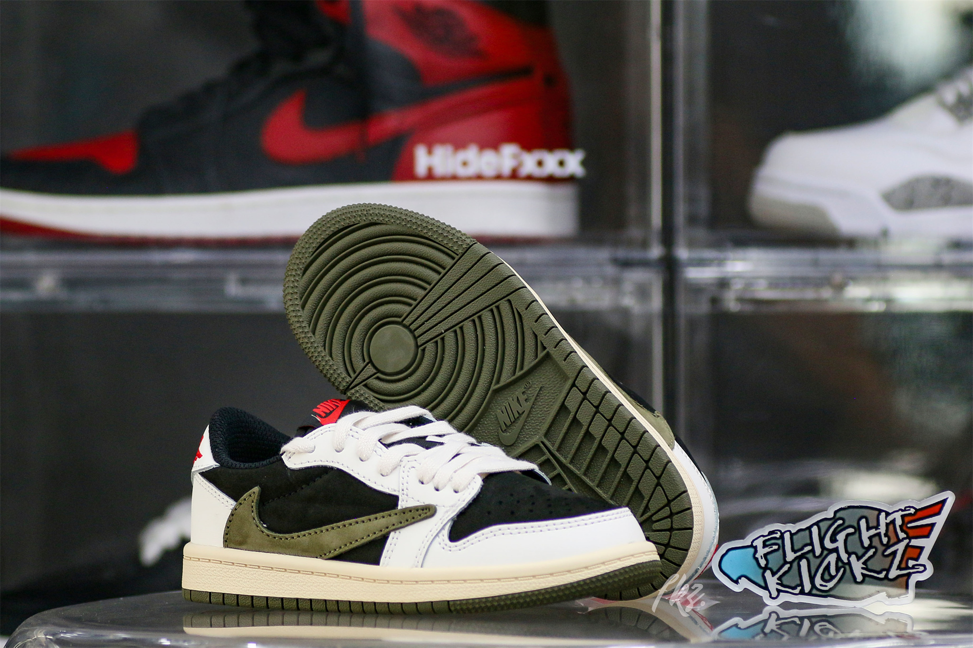 Travis Scott x Jordan 1 Retro Low OG SP Olive Kid (LN5 A1)
