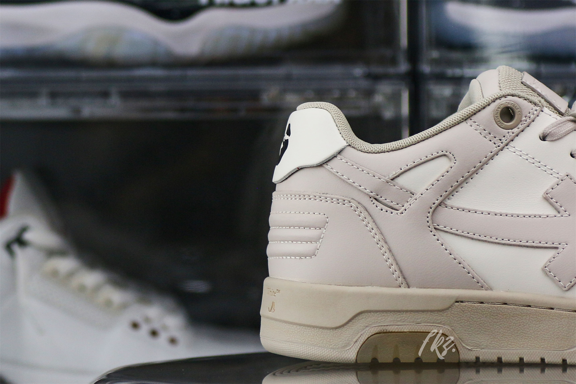 Off-White White & Beige ‘Out Of Office’ Sneakers