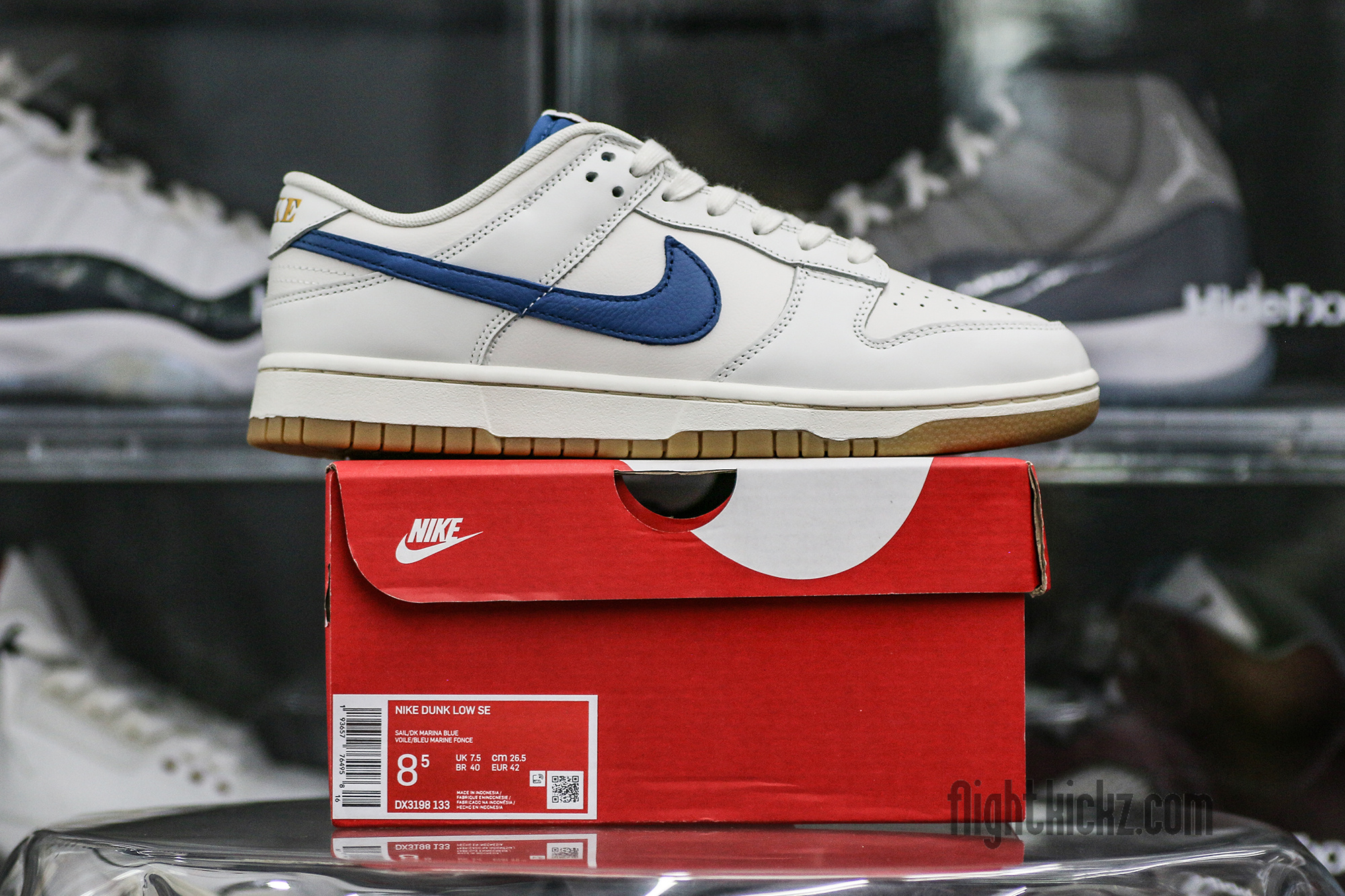 Nike Dunk Low SE Sail Dark Marina Blue