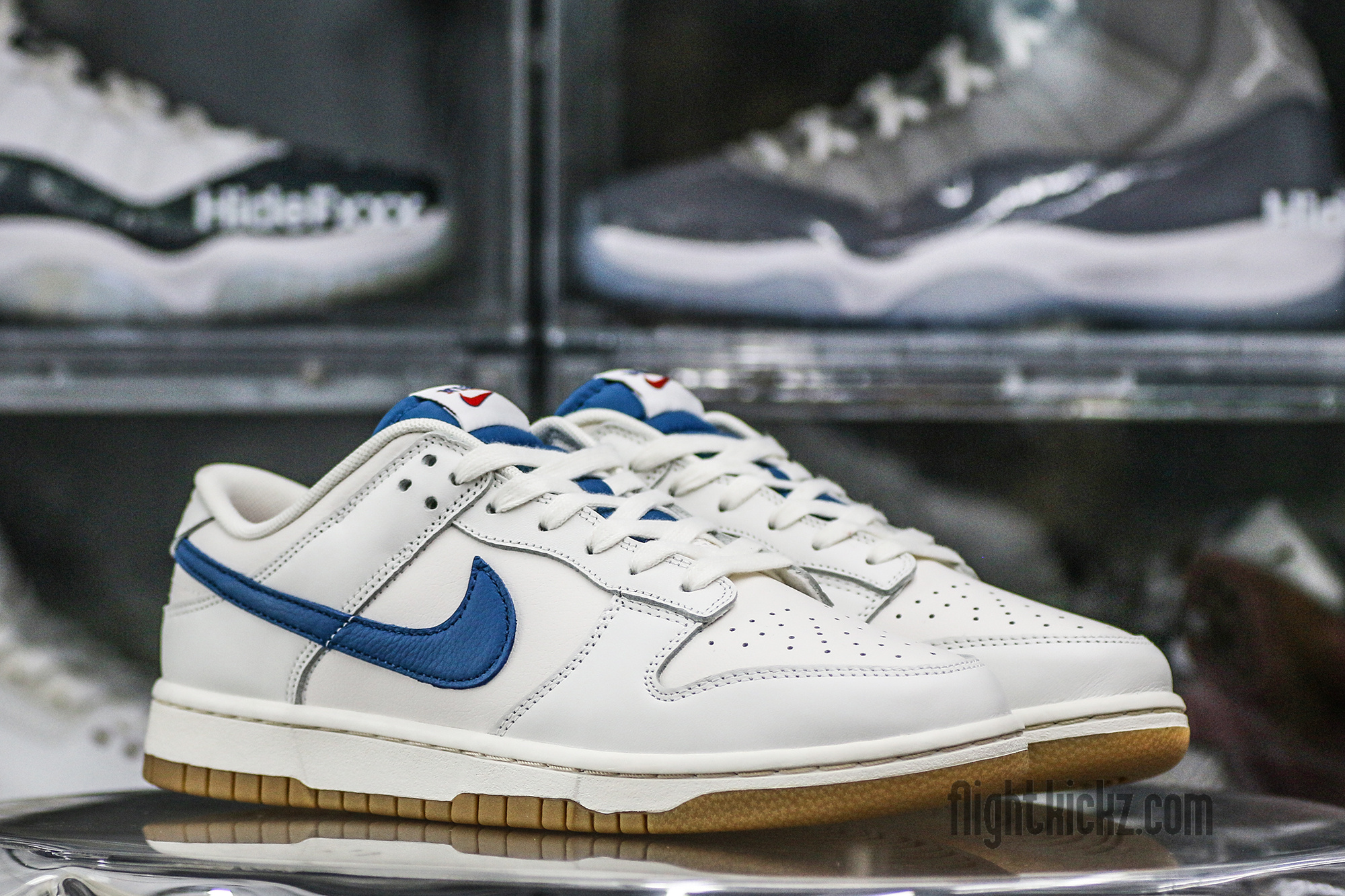 Nike Dunk Low SE Sail Dark Marina Blue