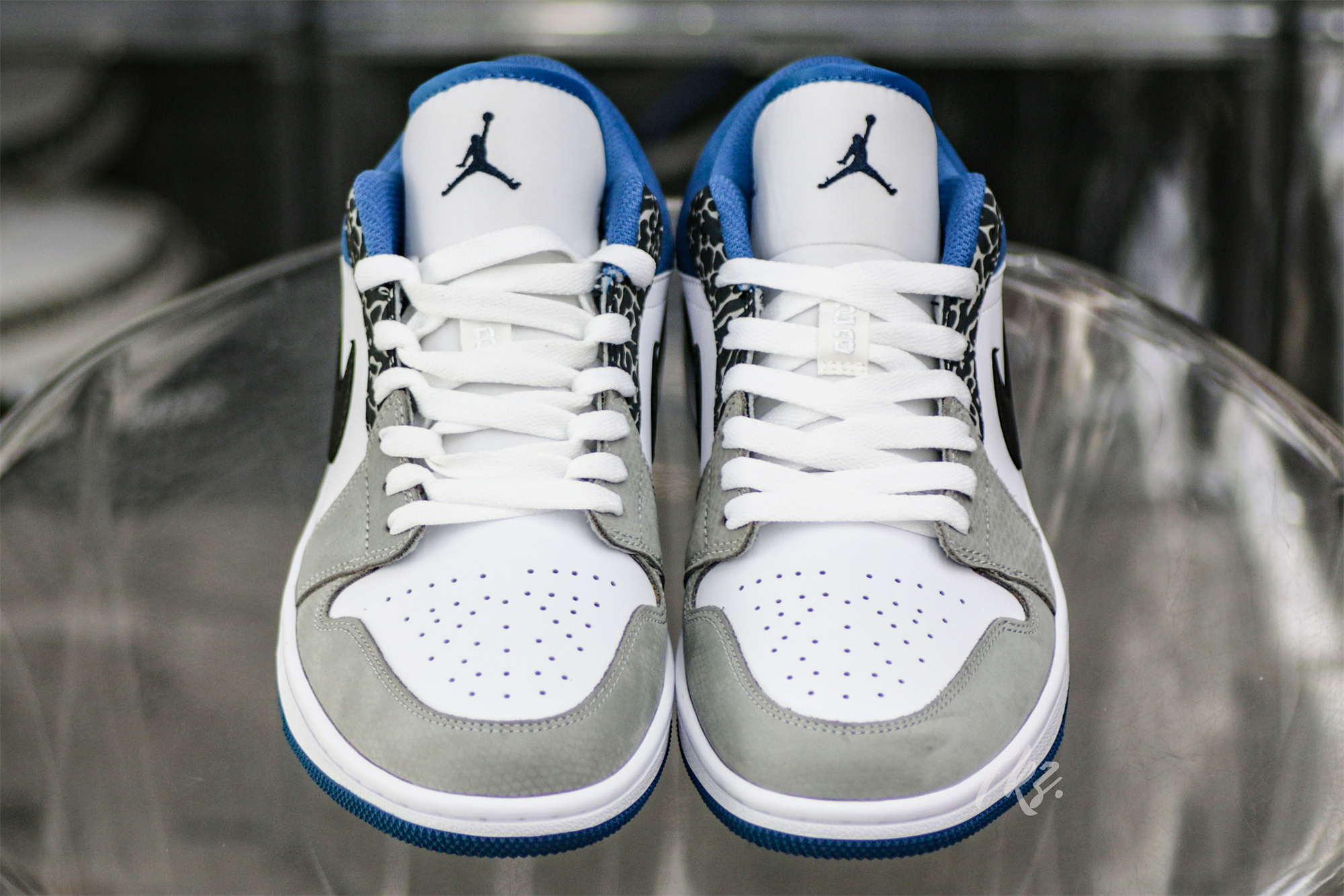 Air Jordan 1 Low SE True Blue