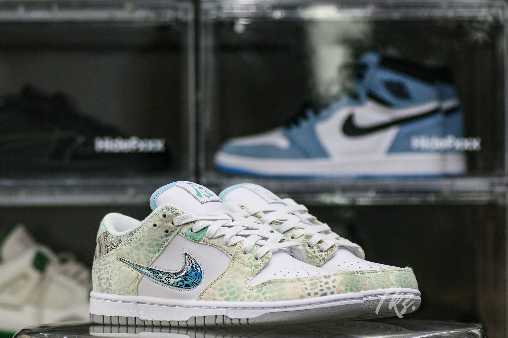 Nike Dunk Low Steam Puppet GNY 2024