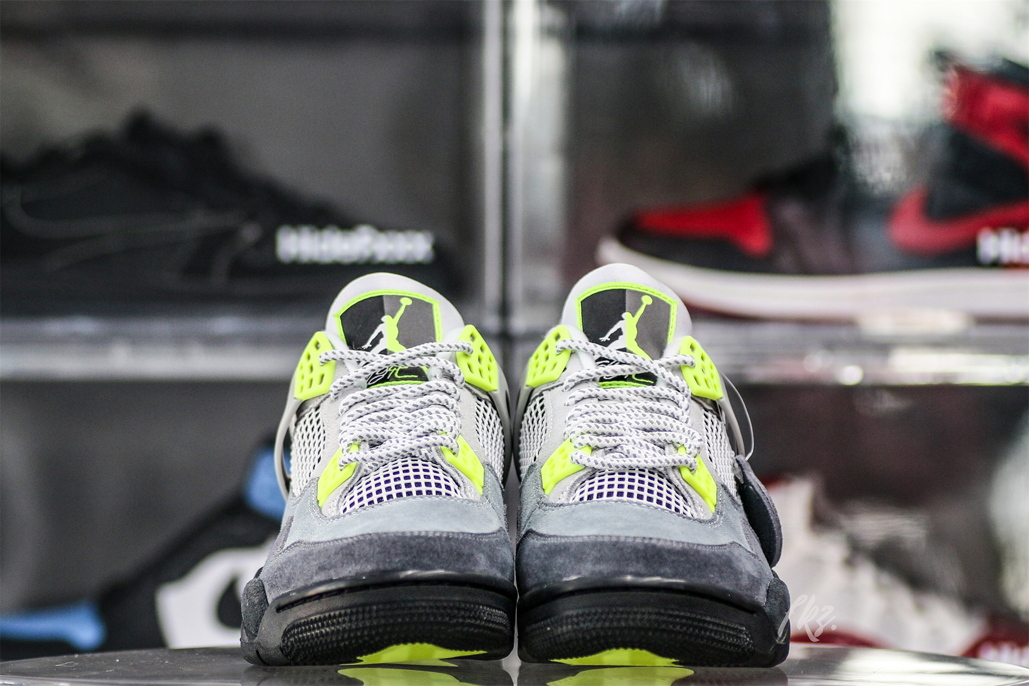 Air Jordan 4 Retro SE Neon