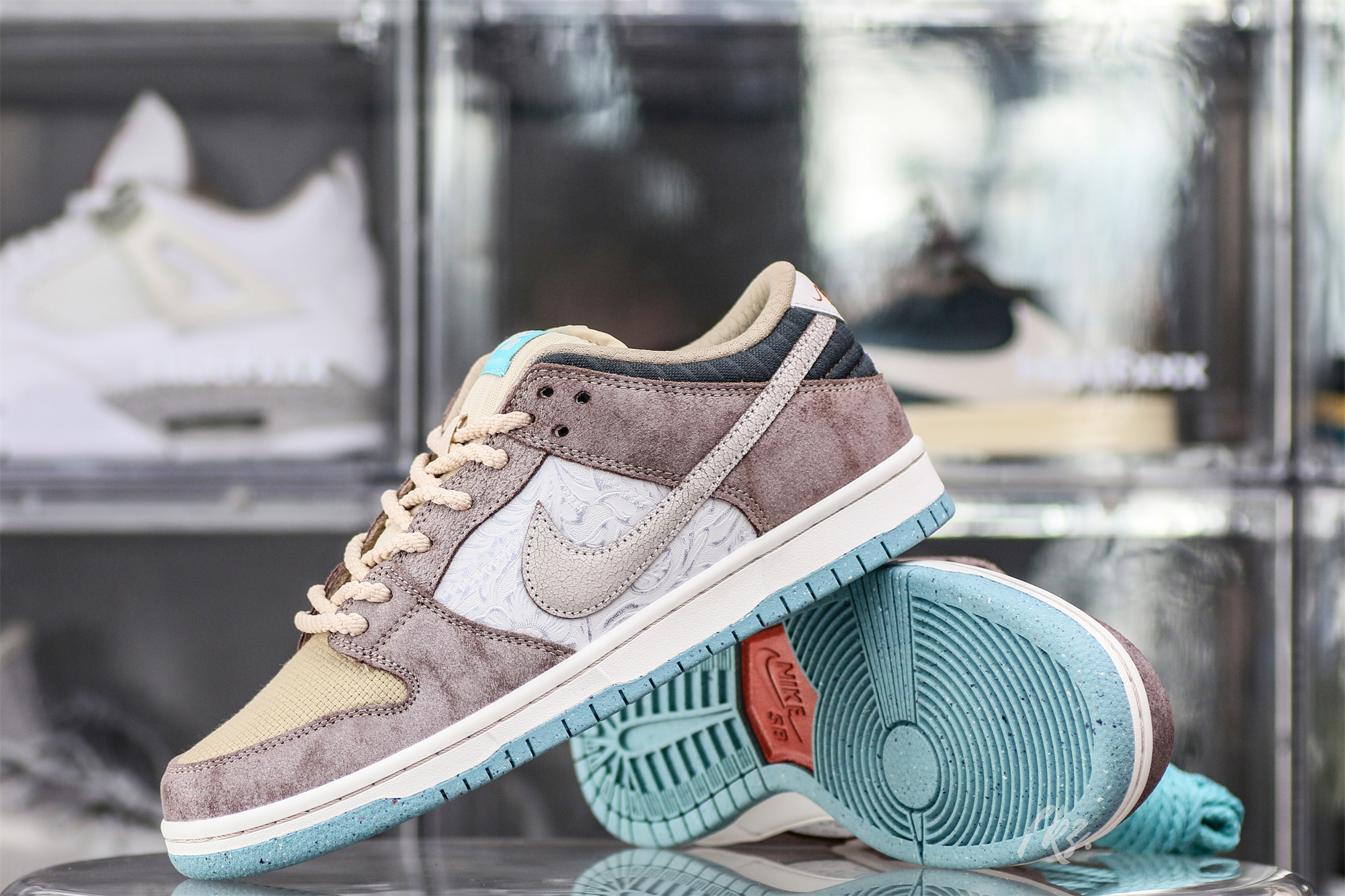 Dunk Low SB Big Money Savings 2024