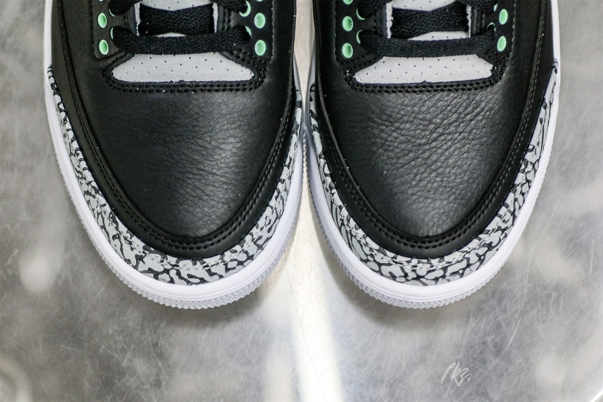 Air Jordan 3 Retro Green Glow 2024