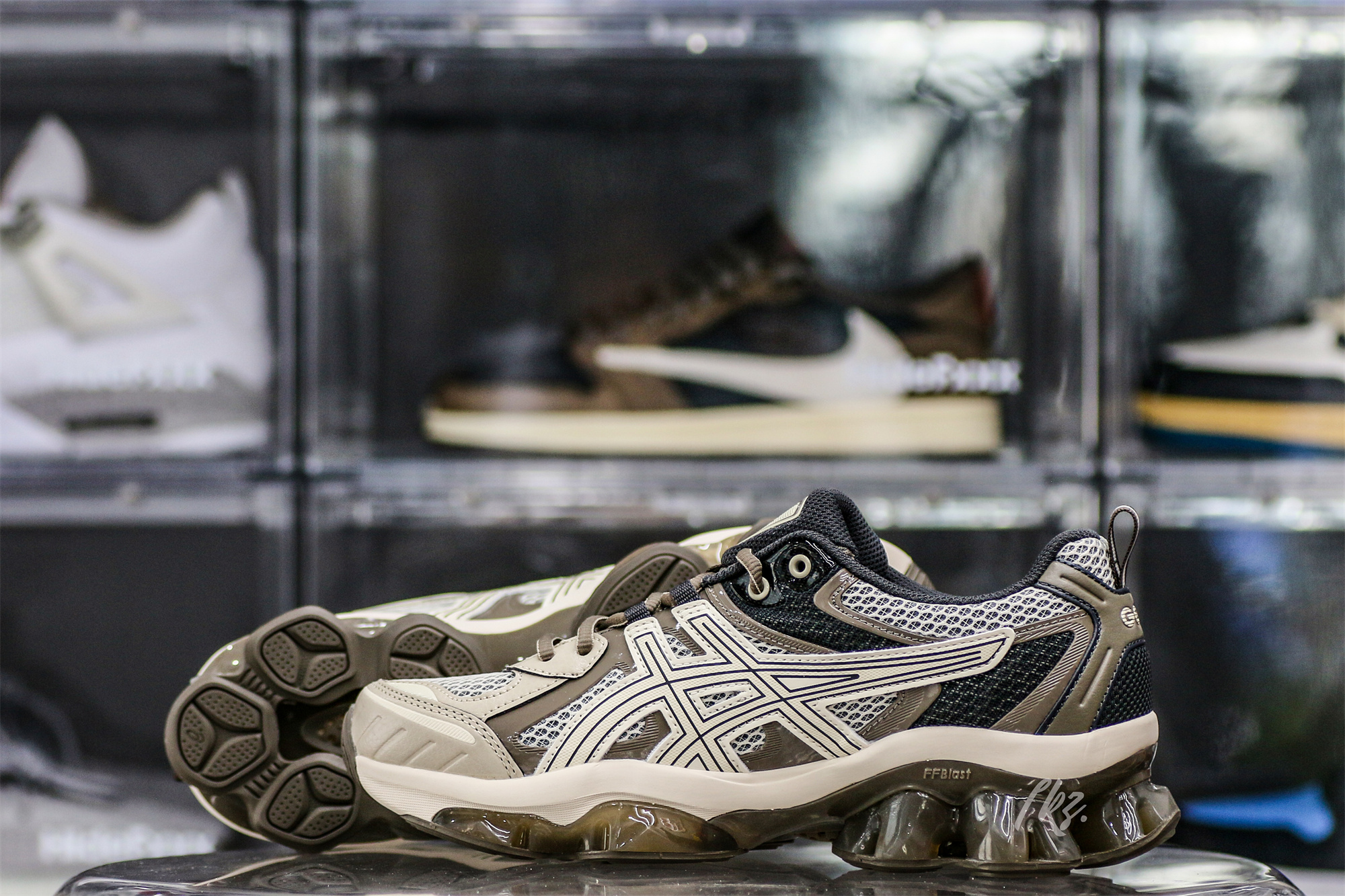 Gel Quantum Kinetic Birch Dark Taupe