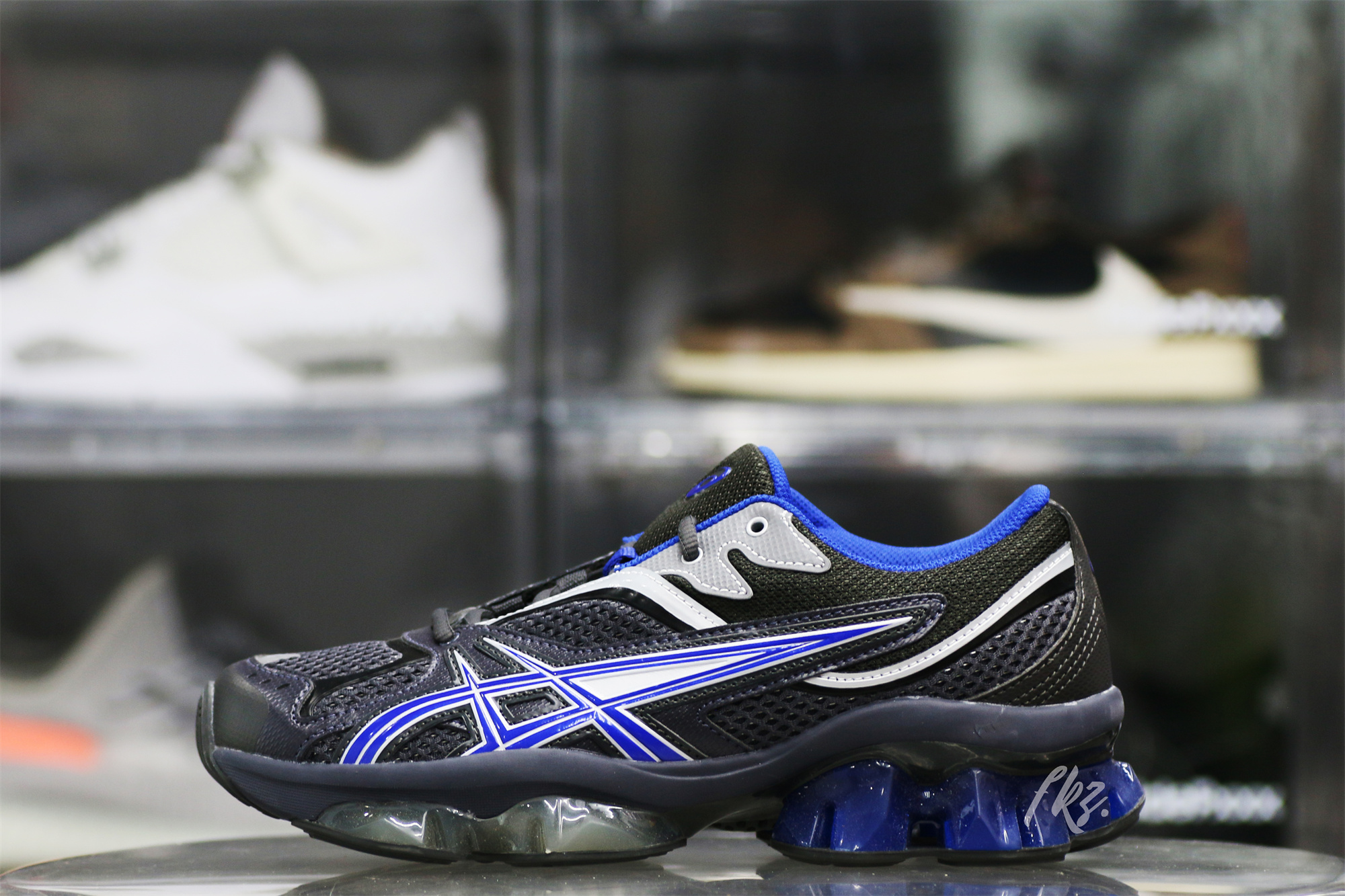 Kik0 Kostadinov X Gel Quantum Zientzia ISS