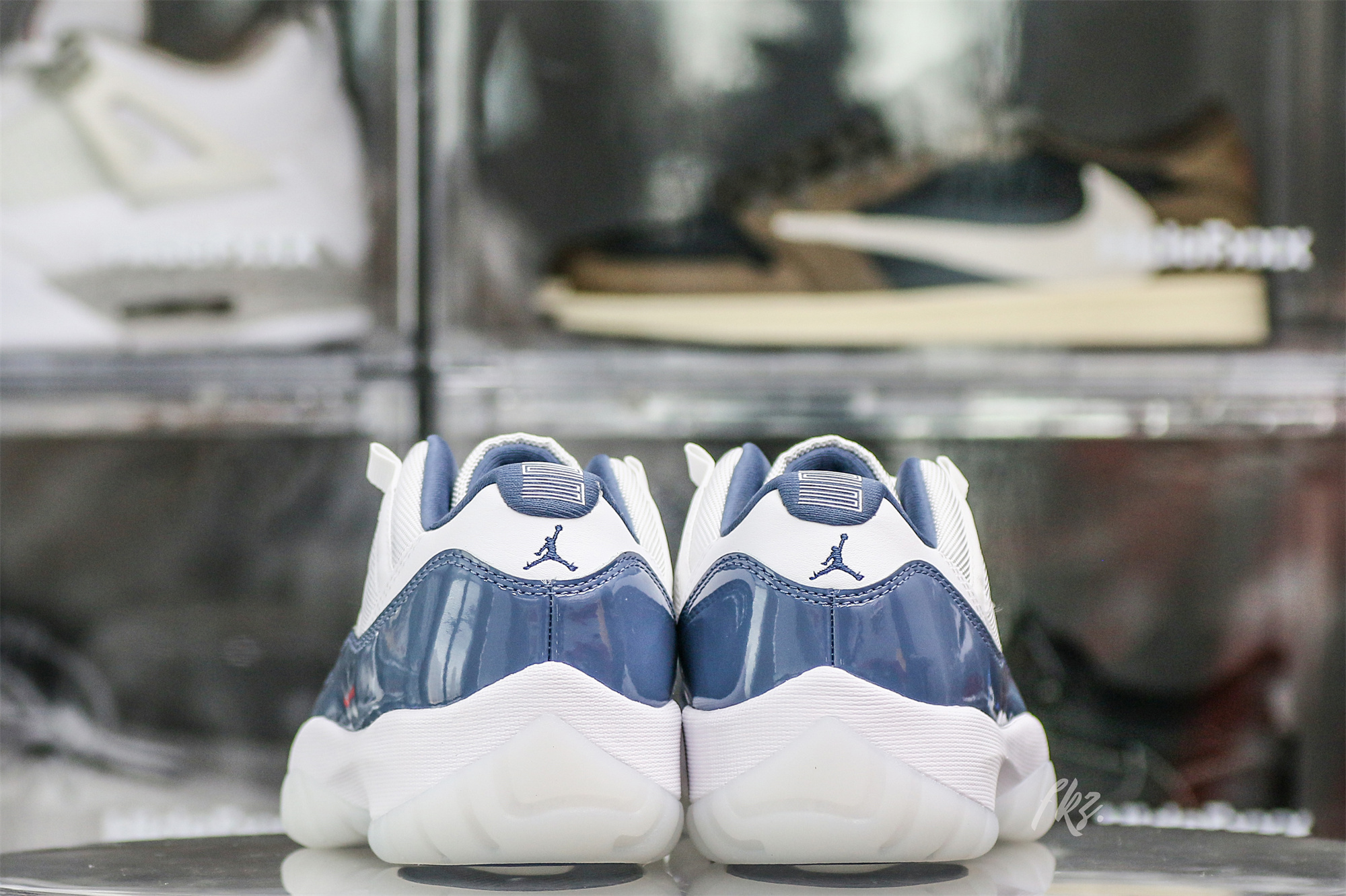 Air Jordan 11 Retro Low Midnight Navy (2024)
