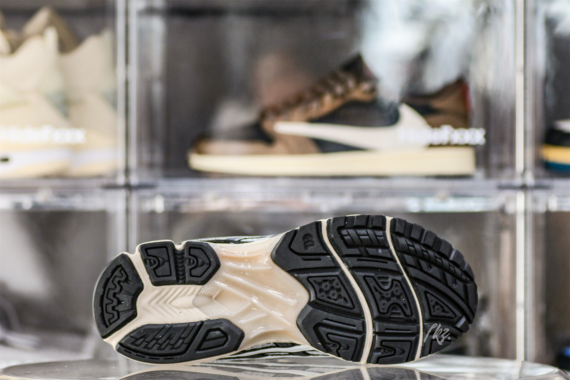 Gel Kayano 14 Black Glacier Grey Silver 2023