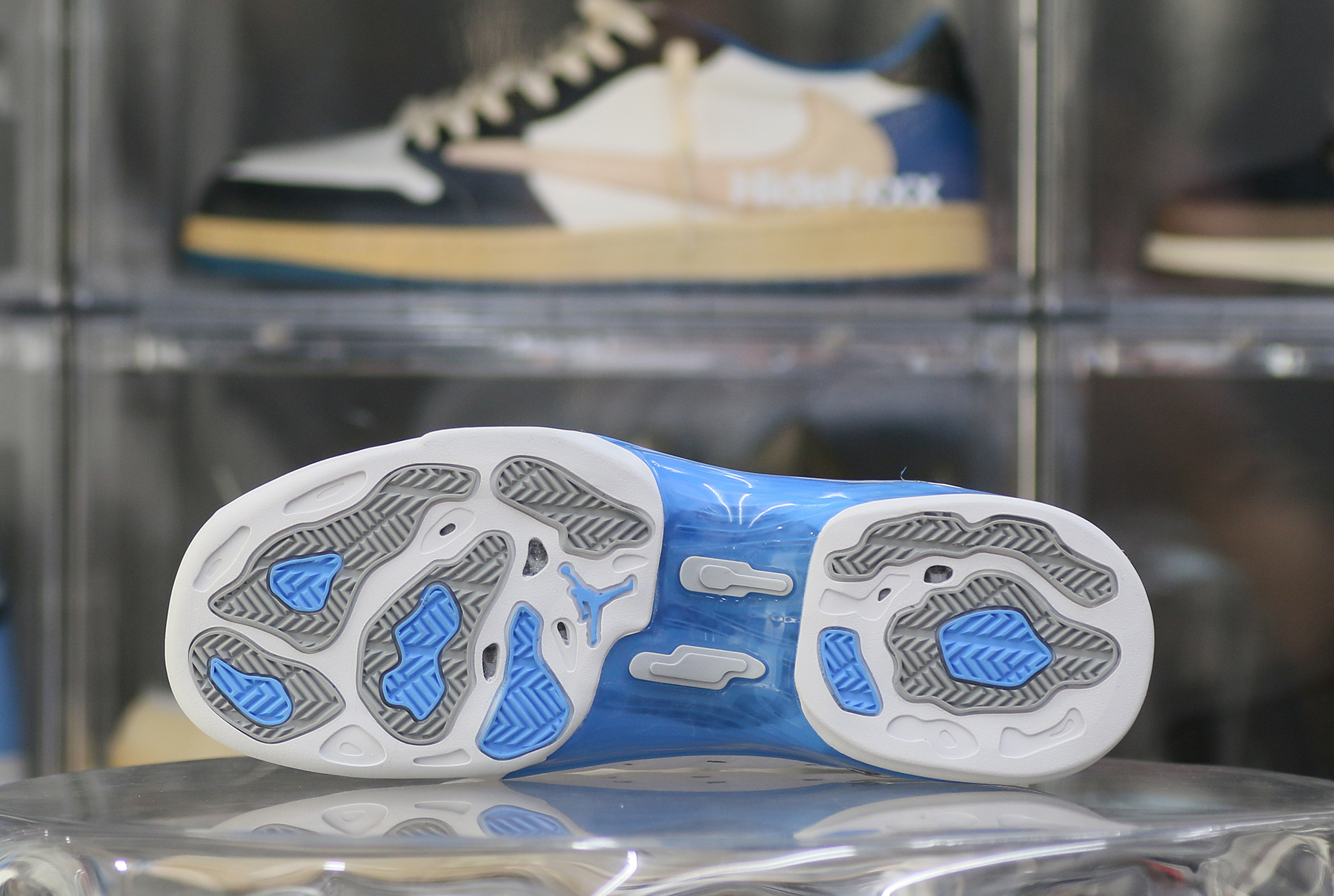 Jordan 17 Retro University Blue UNC 2024 (Regular box)