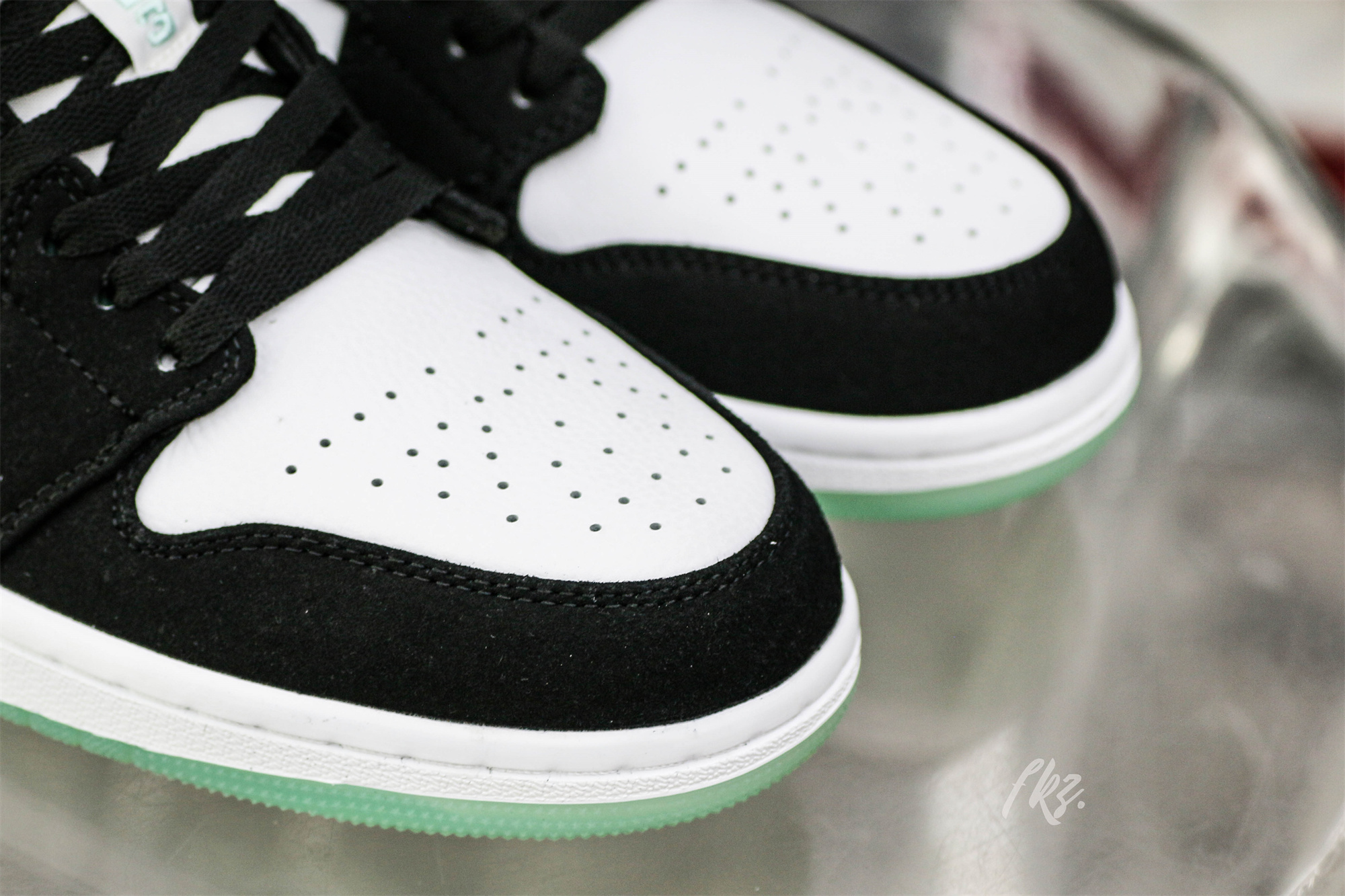 Jordan 1 Low Island Green