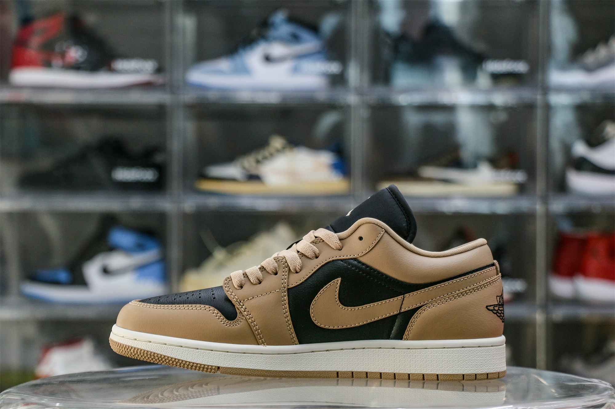 Wmns Jordan 1 Low Desert