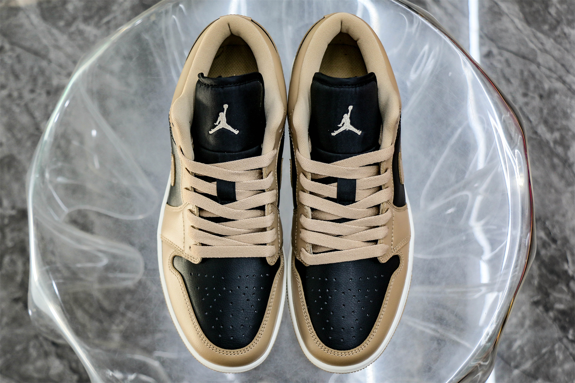 Wmns Jordan 1 Low Desert