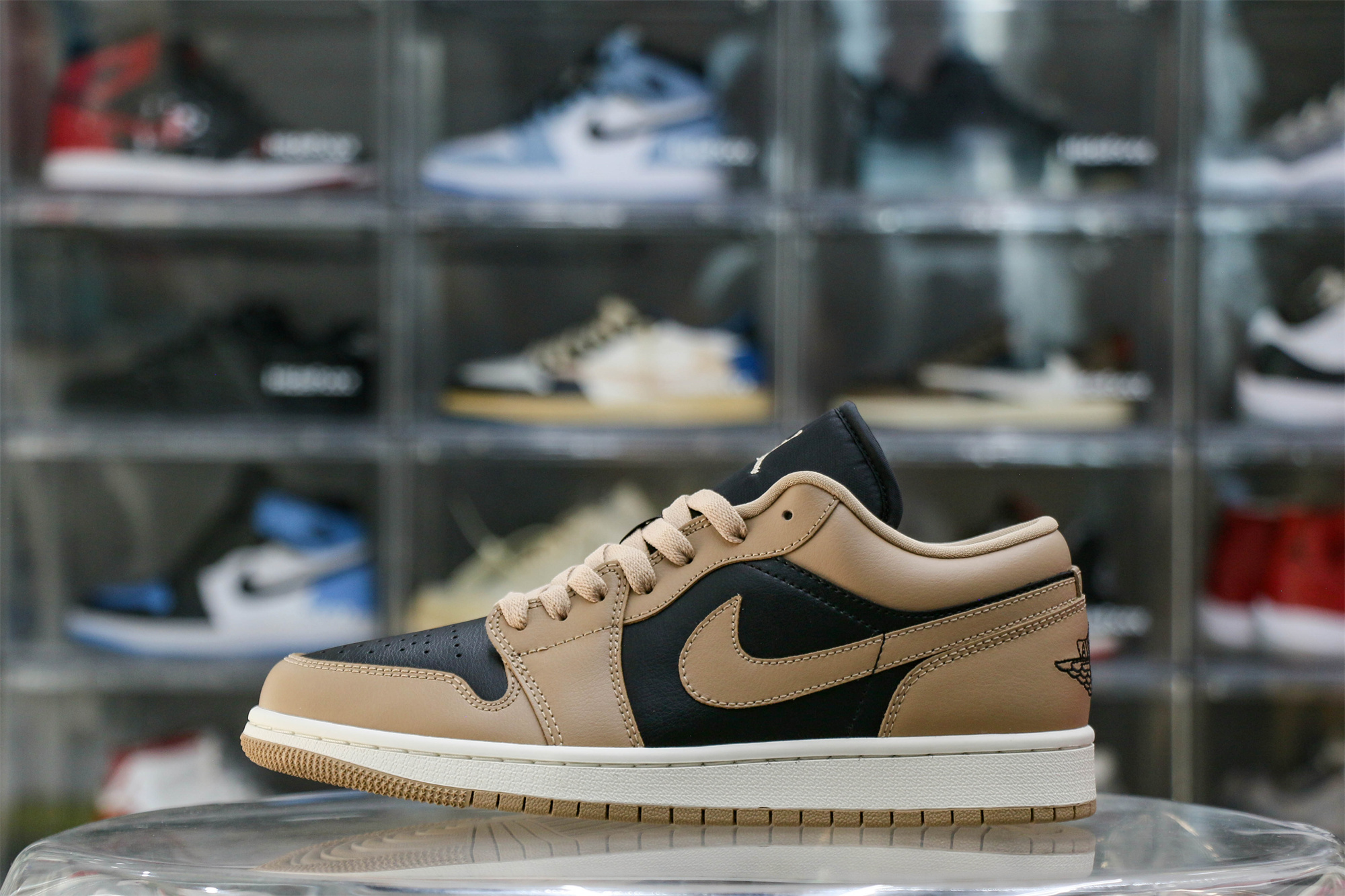 Wmns Jordan 1 Low Desert