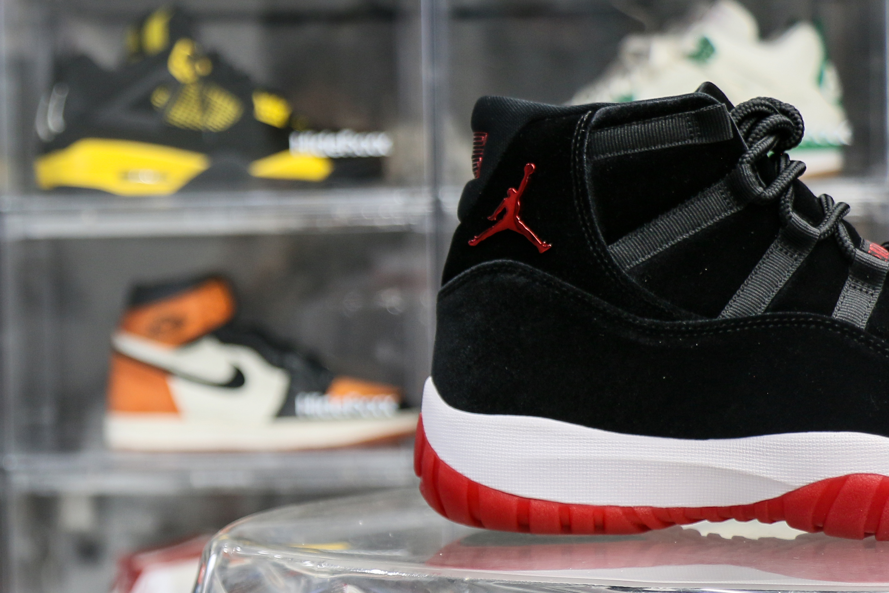 Wmns Jordan 11 Retro Bred Velvet (Ln5 A1)