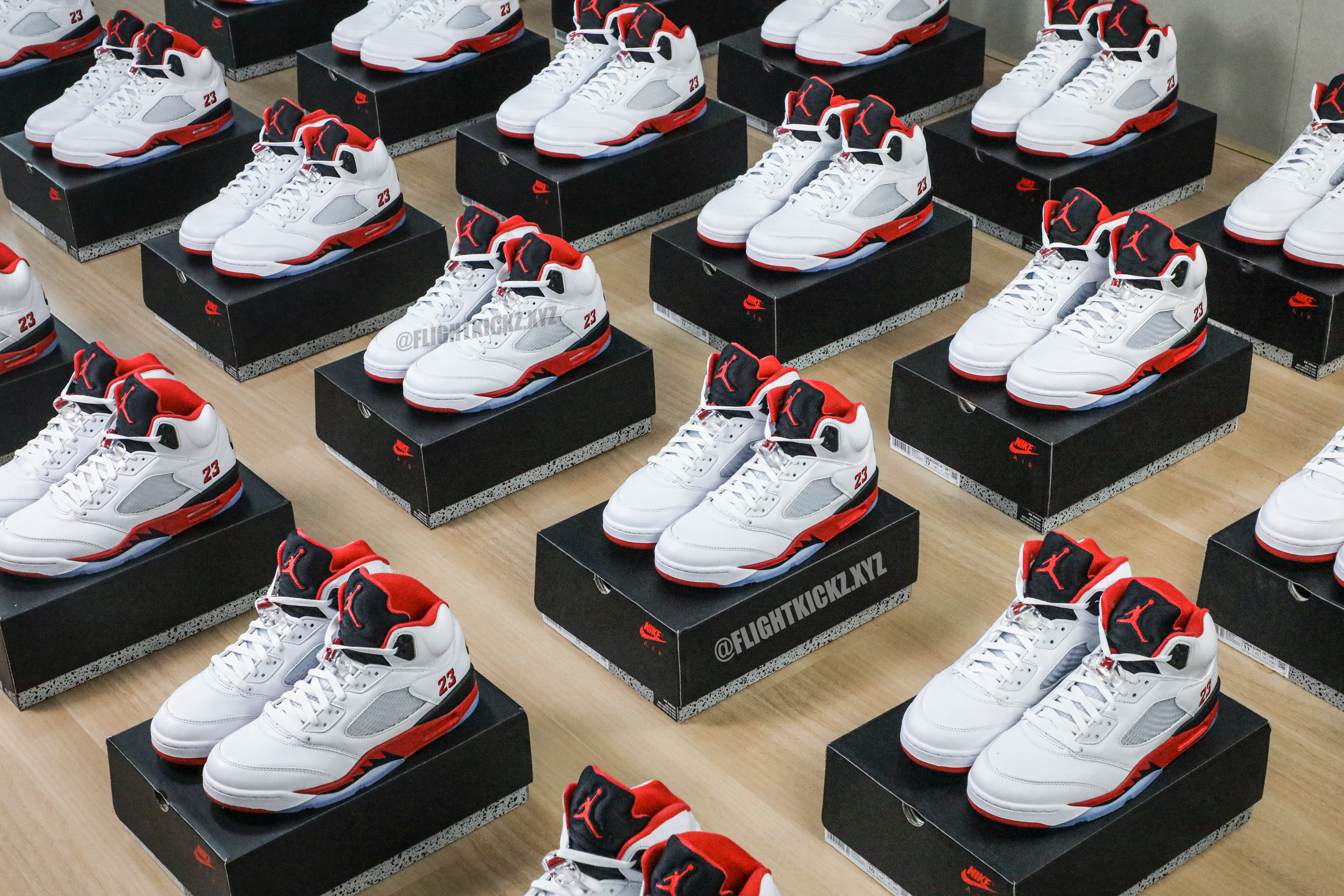 Air Jordan 5 Fire Red Black Tongue 2025 (Ln5 A1)