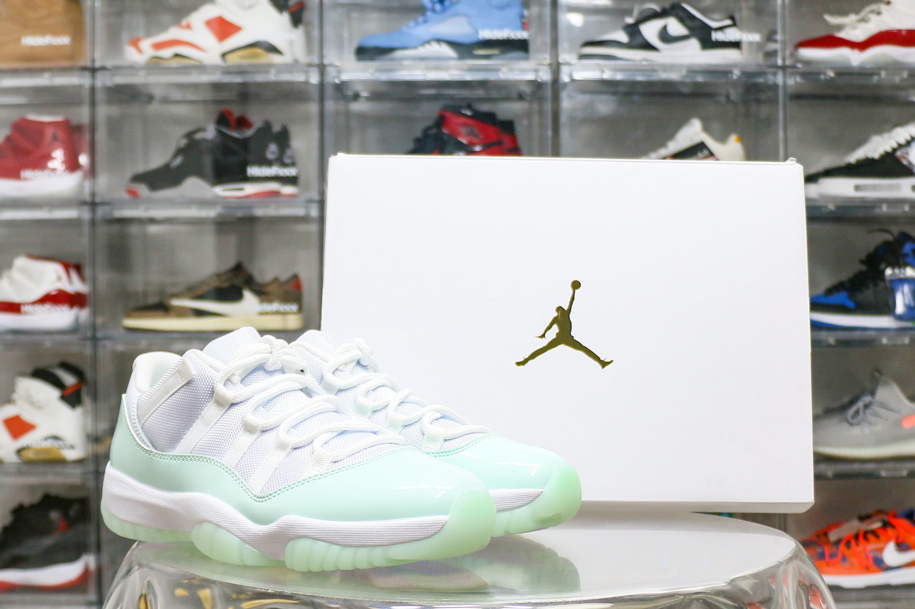 Jordan 11 Retro Low Igloo WMNS 2025