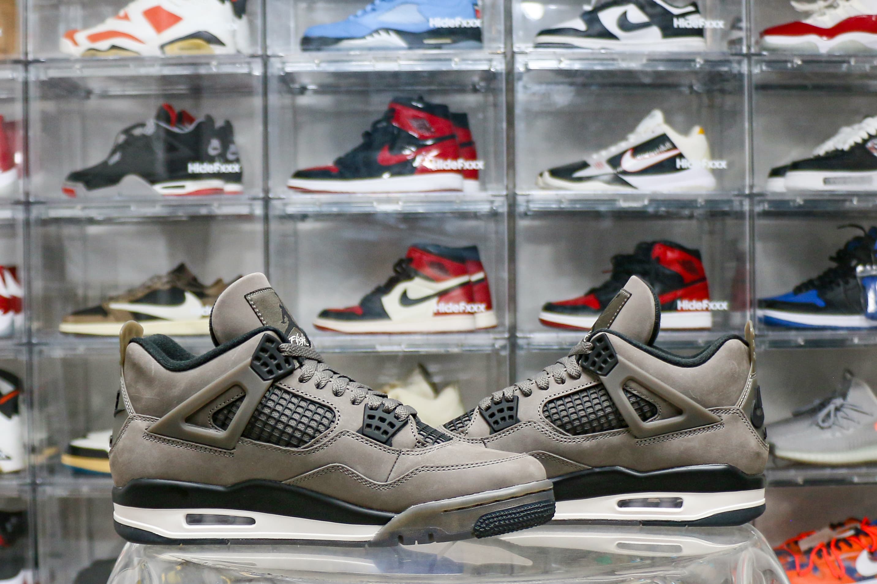 Jordan 4 Retro Cave Stone 2025 (LN5 A1 Batch)