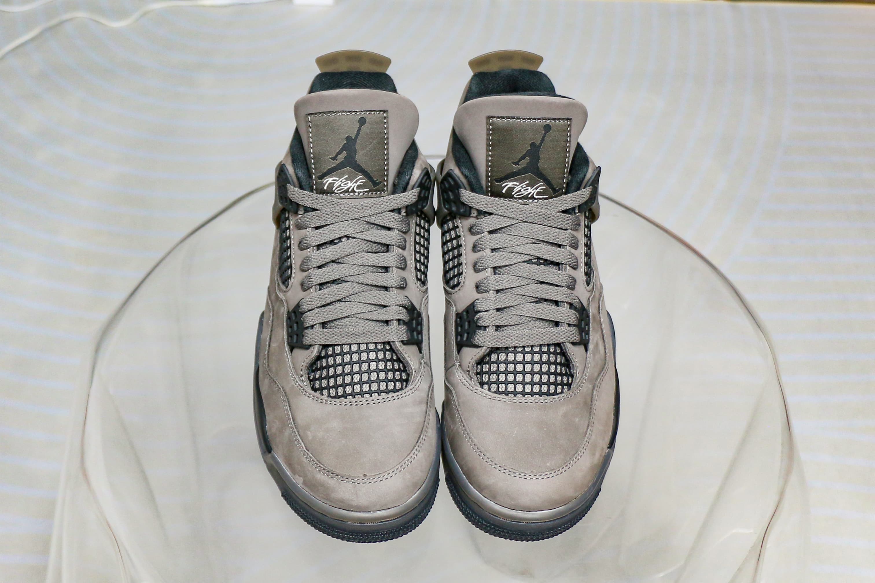 Jordan 4 Retro Cave Stone 2025 (LN5 A1 Batch)
